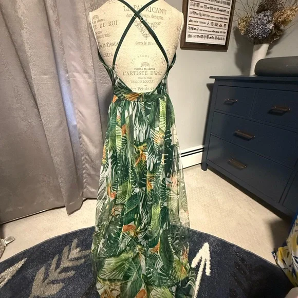 LUXXEL Green Tropical Leaf Print Maxi Dress – Size M - Picture 4 of 5